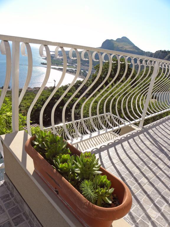 Holiday Home Figa Omiš Oda fotoğraf