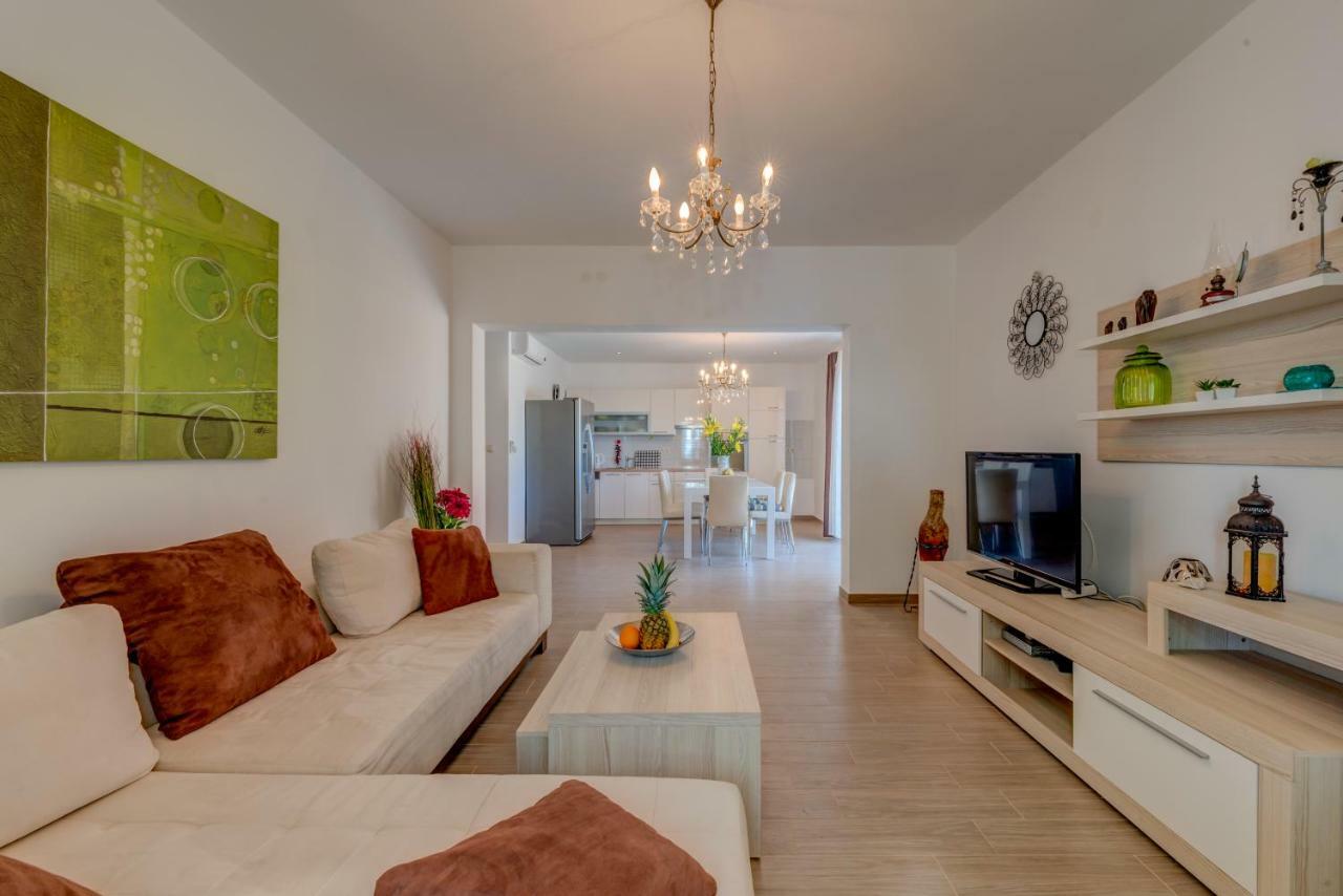 Holiday Home Figa Omiš Dış mekan fotoğraf